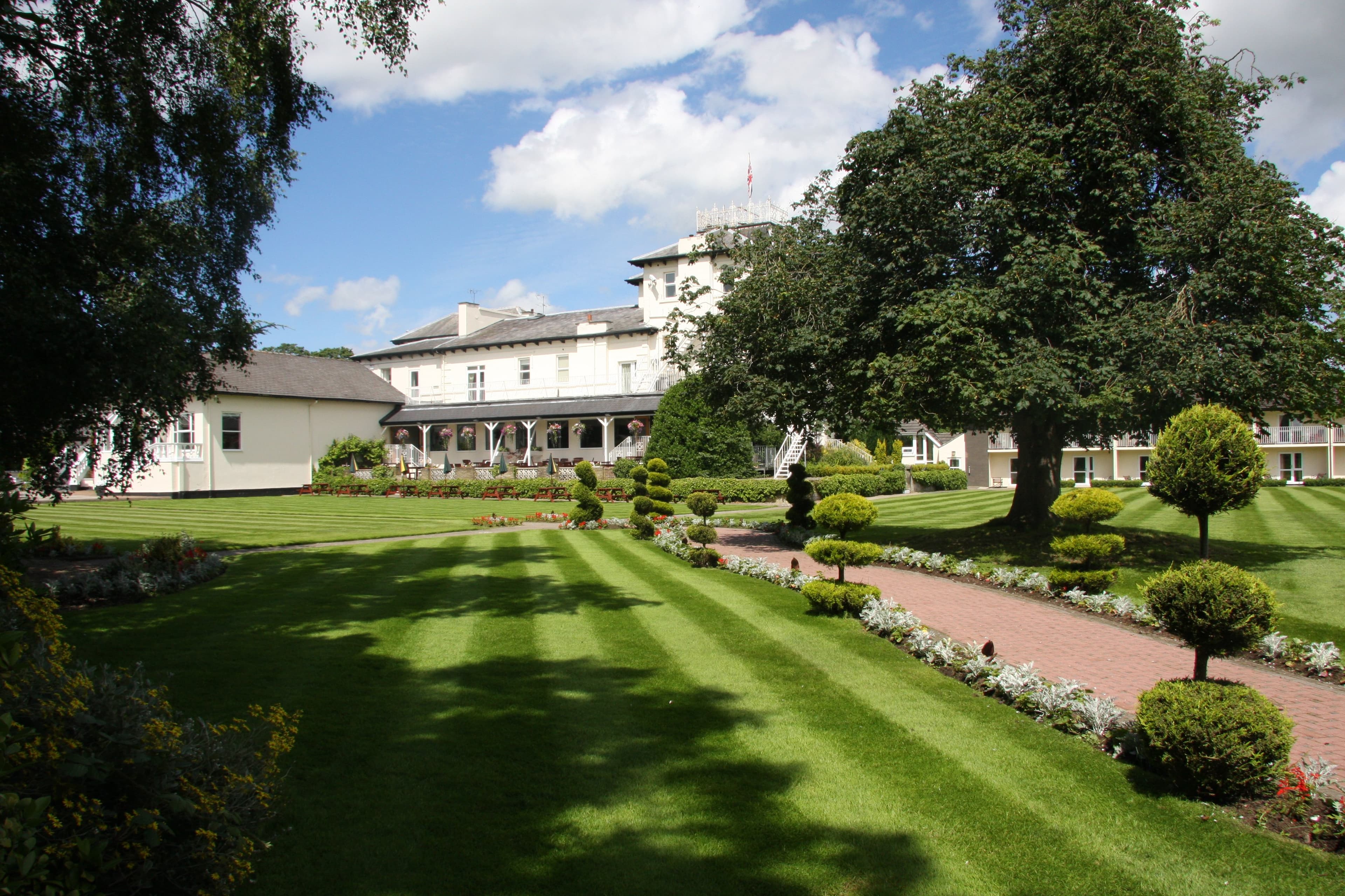 Wedding entertainment at Thornton Hall